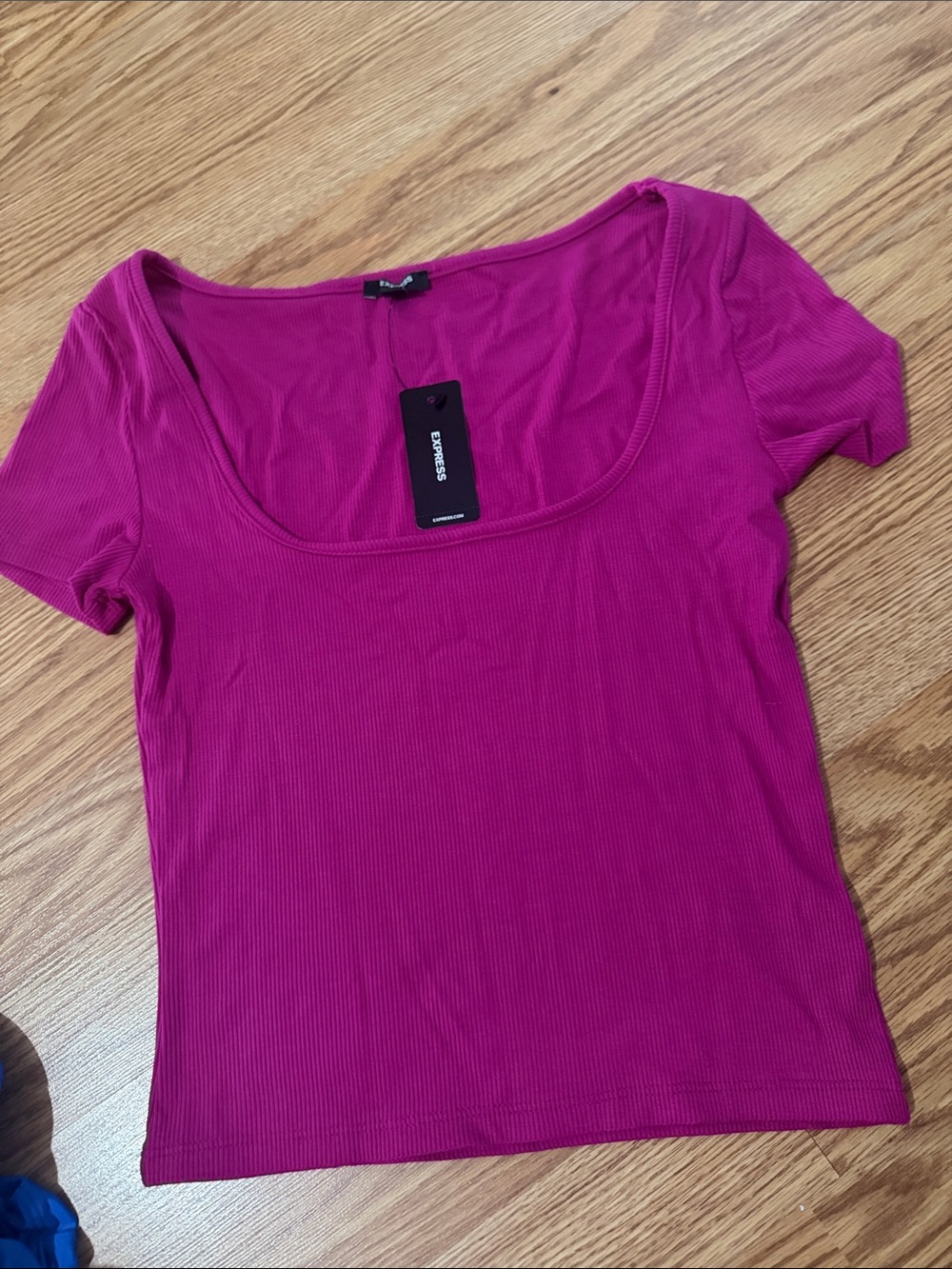 Express Short-Sleeve Scoop Neck Ribbed Top - Magenta